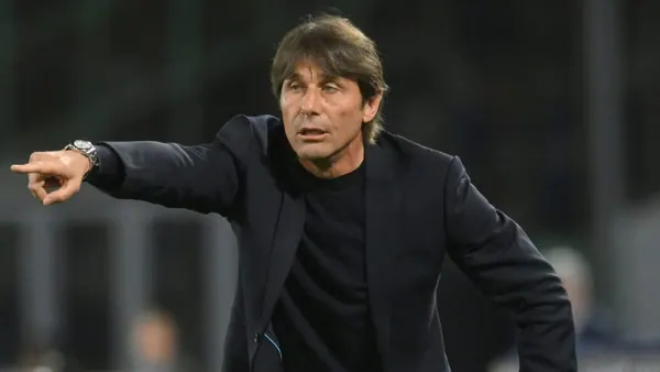 Conte está sendo cotado para assumir o Manchester United
