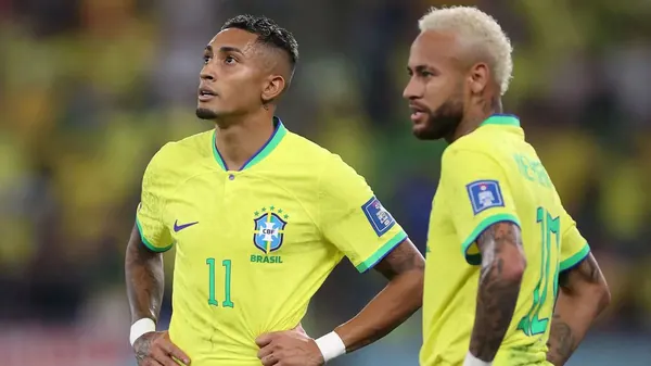 Raphinha alcançou Neymar em importante ranking do Barcelona