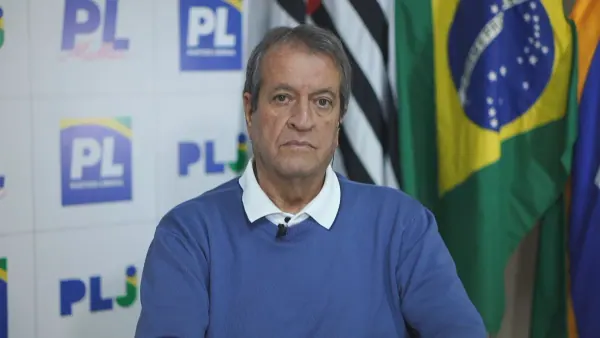 Valdemar Costa Neto é o presidente do partido de Flávio Bolsonaro